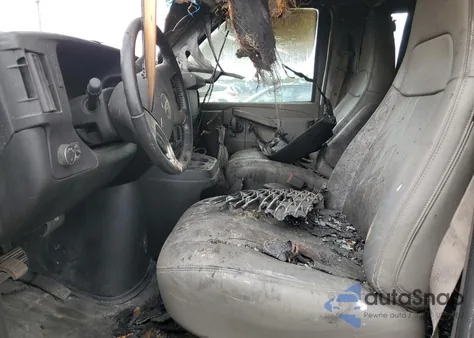 2019 Chevrolet Express G2500 from USA, damaged, VIN 1GCWGAFP8K1281283